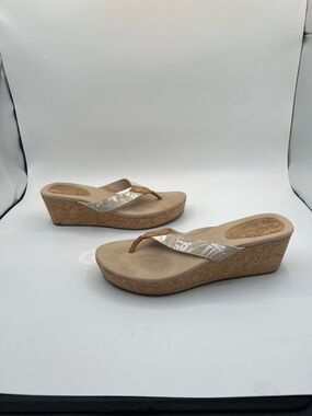 Tommy Bahama Cork Wedge Flip Flop Sandals | Size 10 | Neutral Tropical Print